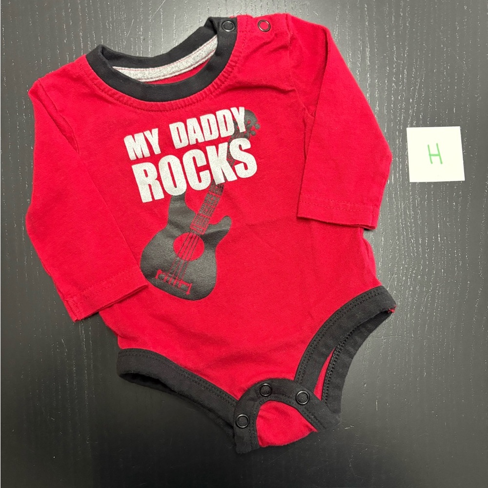 ⭐️4/$5.00⭐️- Red and Black 'My Daddy Rocks' Onesie